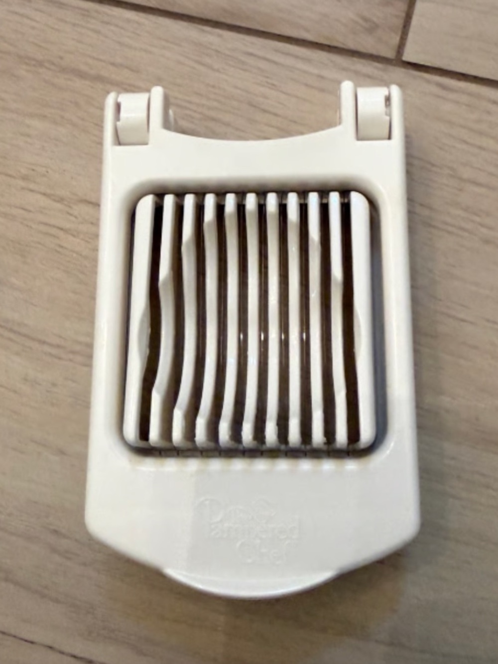 Pampered Chef  Egg/Strawberry slicerwith Stainless Blades